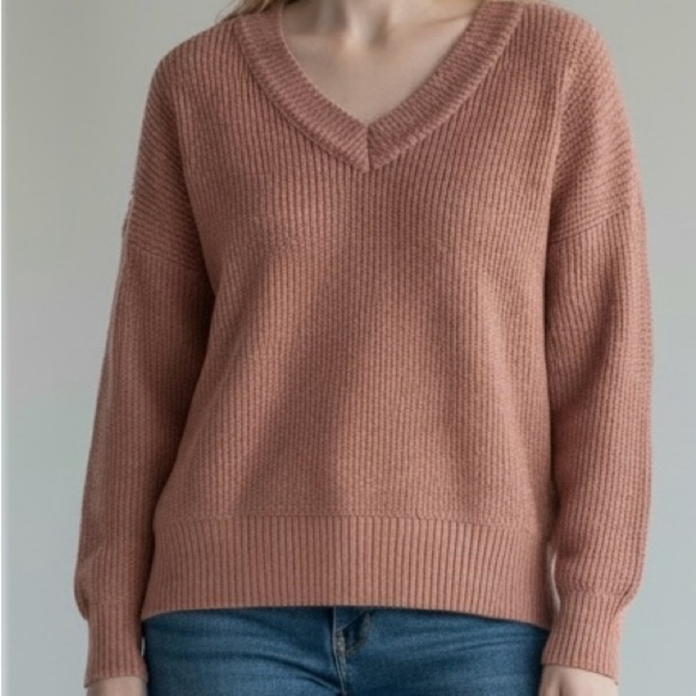 EVEREVE -  Women’s V-Neck Mauve Sweater Size M